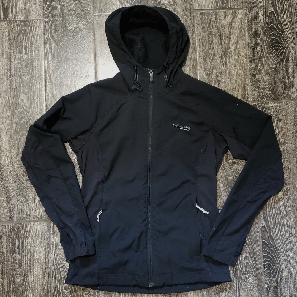 Columbia Titanium softshell hoody jacket sz M